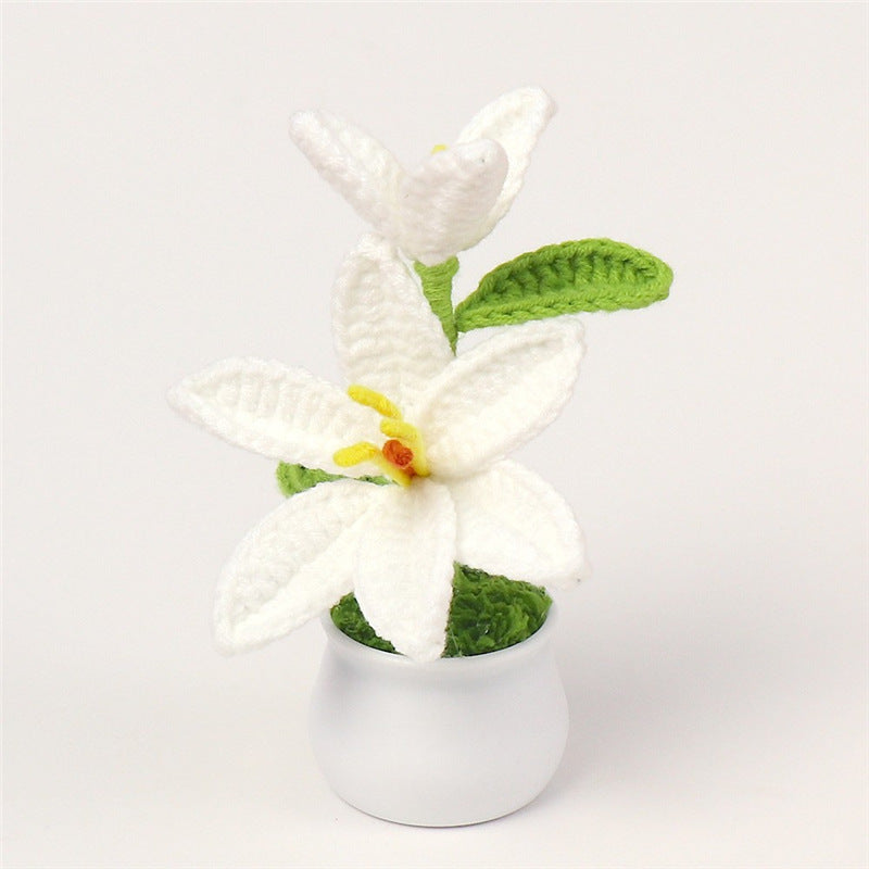 Handmade crochet lily plant pot side view