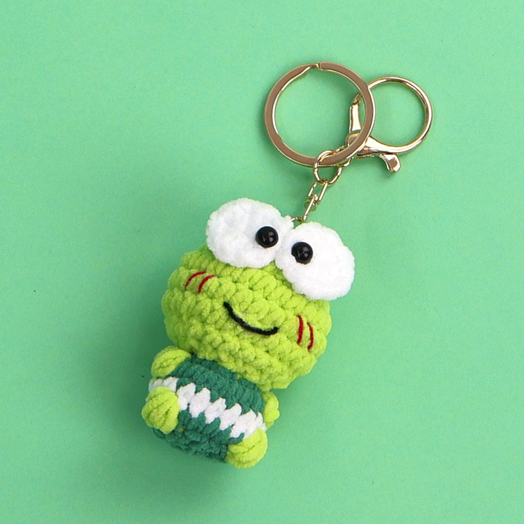 Handmade crochet frog keyring in green yarn